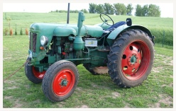 Famulus Traktor